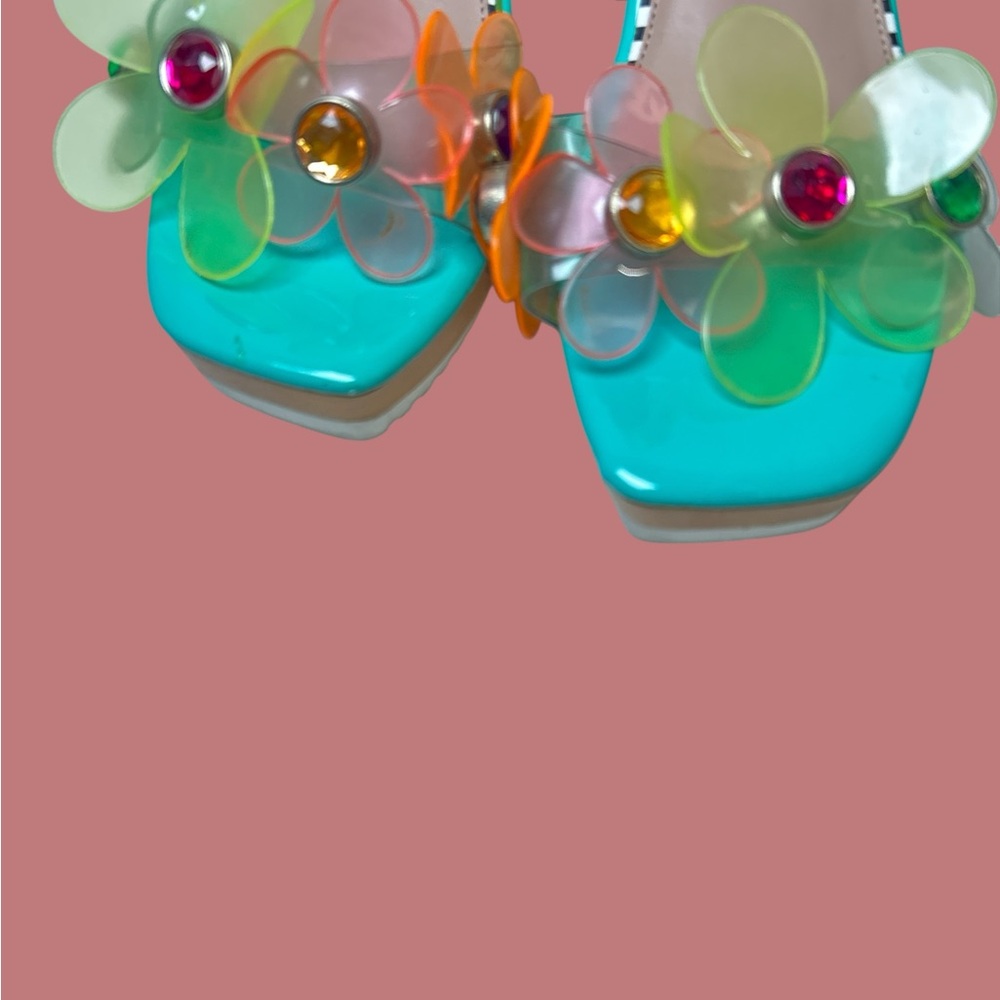 Betsey Johnson flower platform sandals - Picture 5 of 7